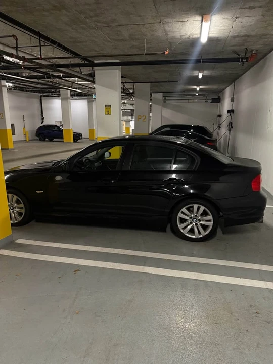 2011 BMW E90 3 Series Sedan - Image 2 of 10