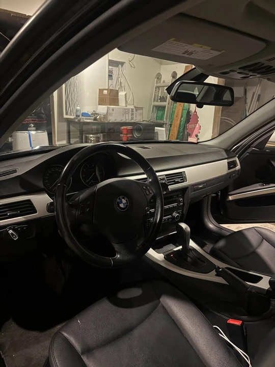 2011 BMW E90 3 Series Sedan - Image 6 of 10