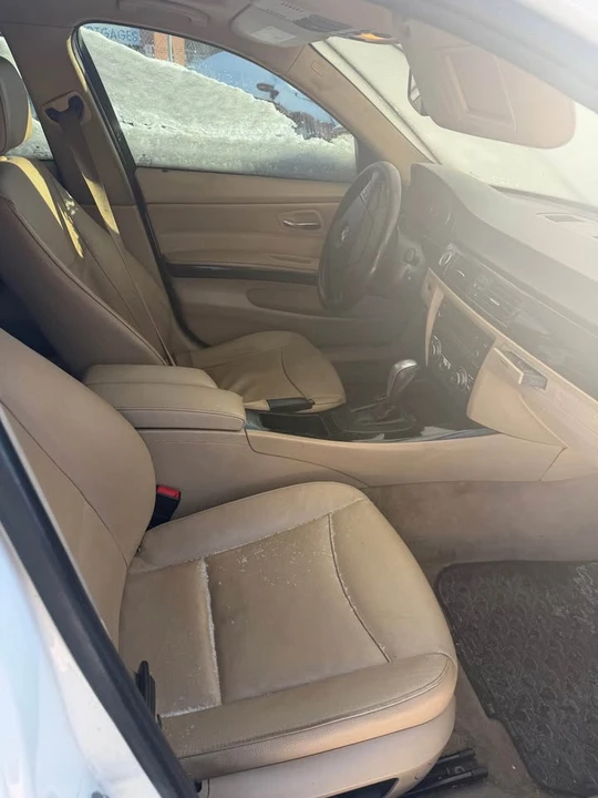 2011 BMW E90 3 Series Sedan - Image 2 of 2