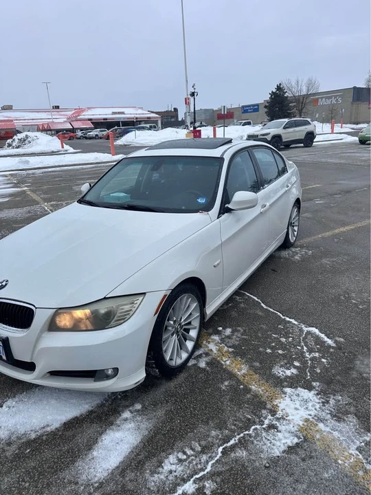 2011 BMW 3 Series - Image 3 of 13