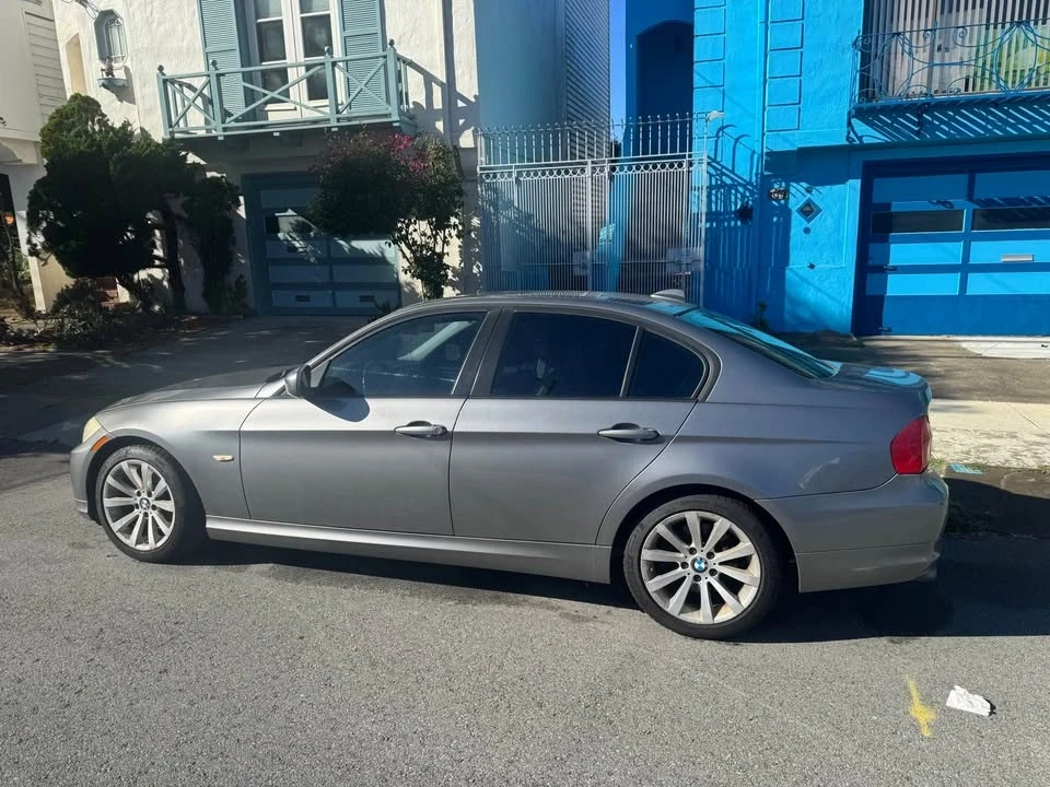 2011 BMW E90 3 Series Sedan - Image 3 of 8