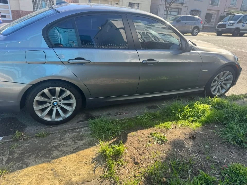 2011 BMW E90 3 Series Sedan - Image 2 of 8