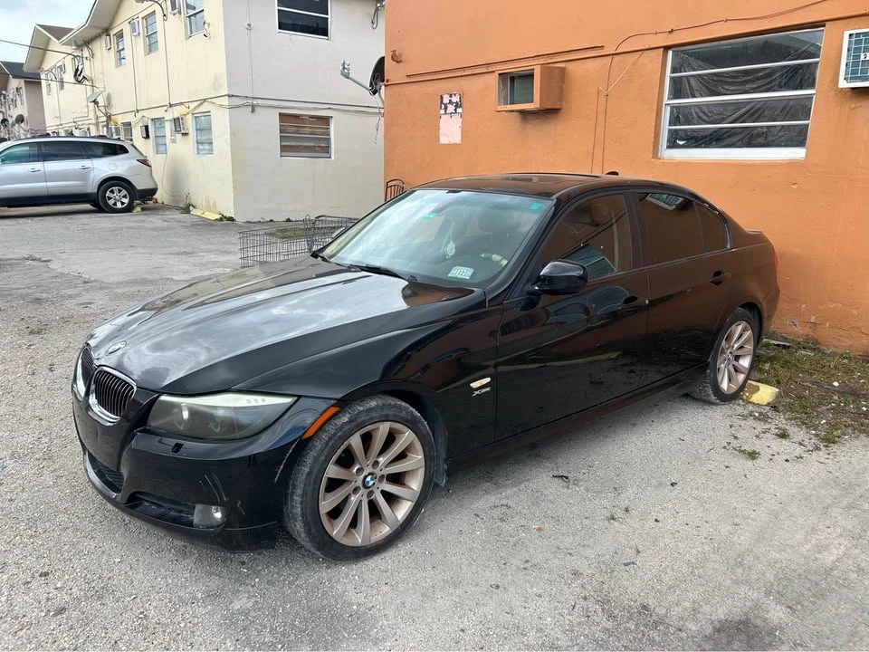 2011 BMW E90 3 Series Sedan - Image 4 of 5