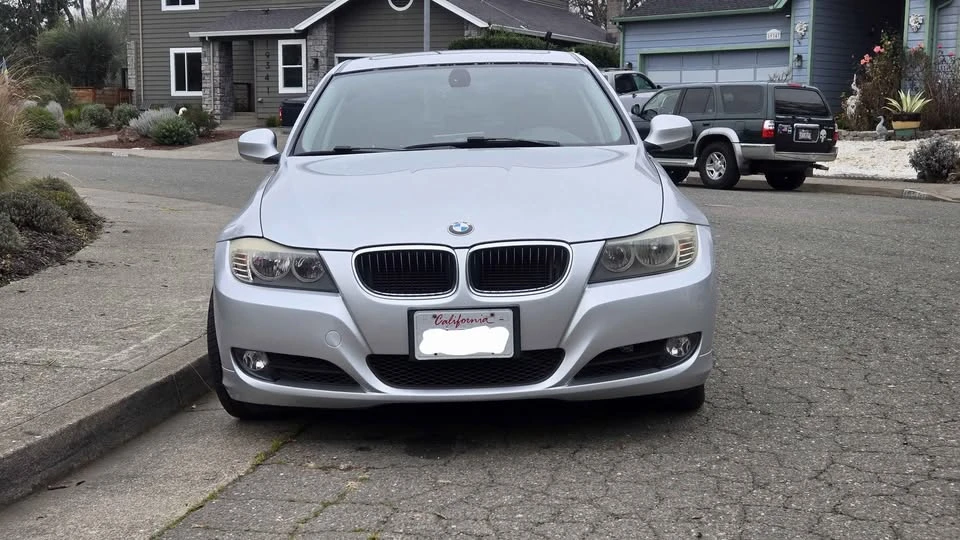2011 BMW E90 3 Series Sedan - Image 4 of 11