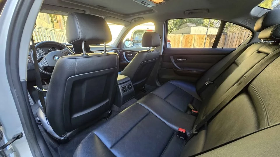 2011 BMW E90 3 Series Sedan - Image 5 of 11