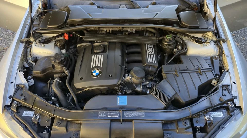 2011 BMW E90 3 Series Sedan - Image 11 of 11