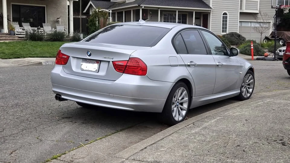 2011 BMW E90 3 Series Sedan - Image 3 of 11