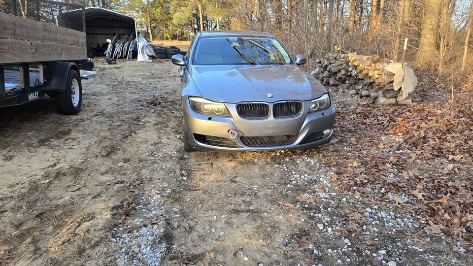 2011 BMW E90 3 Series Sedan - Image 2 of 5