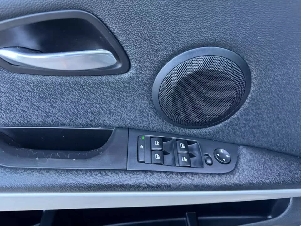 2011 BMW E90 3 Series Sedan - Image 13 of 14