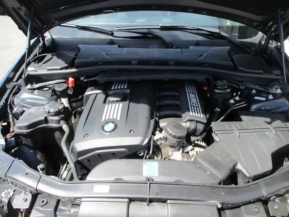 2011 BMW E90 3 Series Sedan - Image 13 of 14