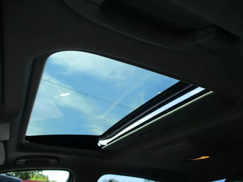 2011 BMW E90 3 Series Sedan - Image 7 of 14