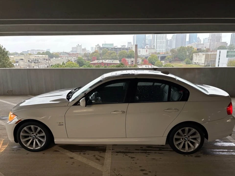 2011 BMW E90 3 Series Sedan - Image 6 of 11