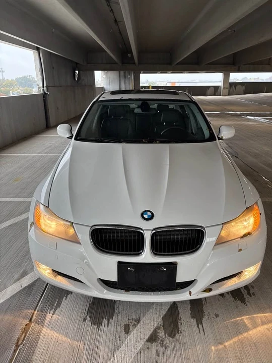 2011 BMW E90 3 Series Sedan - Image 3 of 11