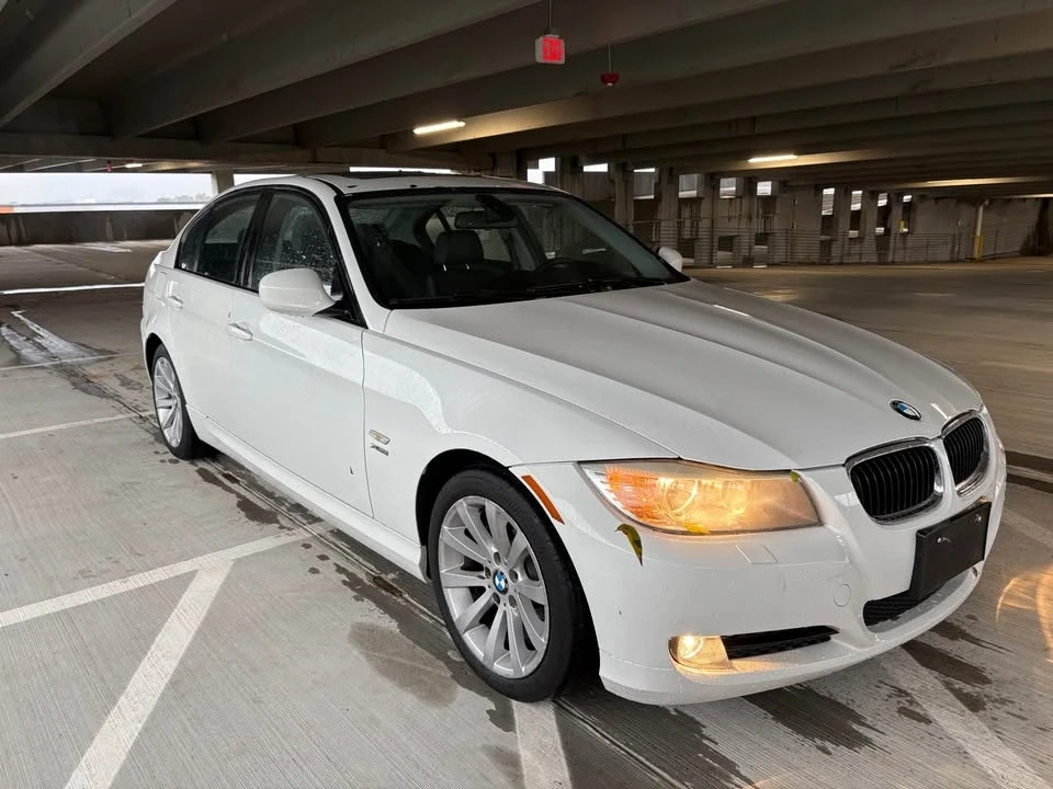2011 BMW E90 3 Series Sedan - Image 4 of 11