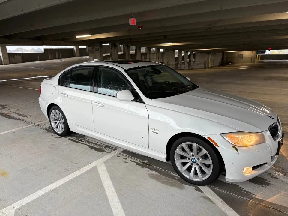 2011 BMW E90 3 Series Sedan - Image 5 of 11
