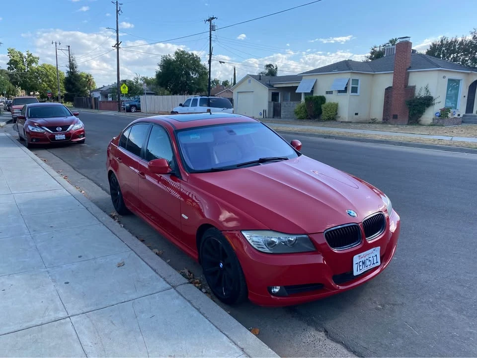 2011 BMW E90 3 Series Sedan - Image 2 of 4