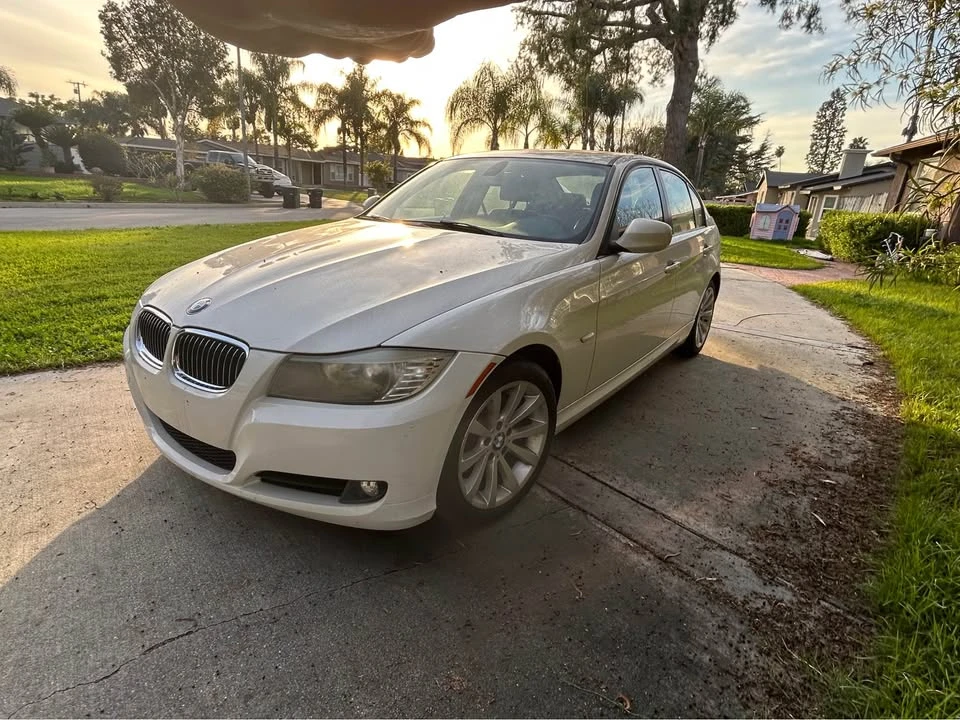 2011 BMW E90 3 Series Sedan - Image 2 of 11