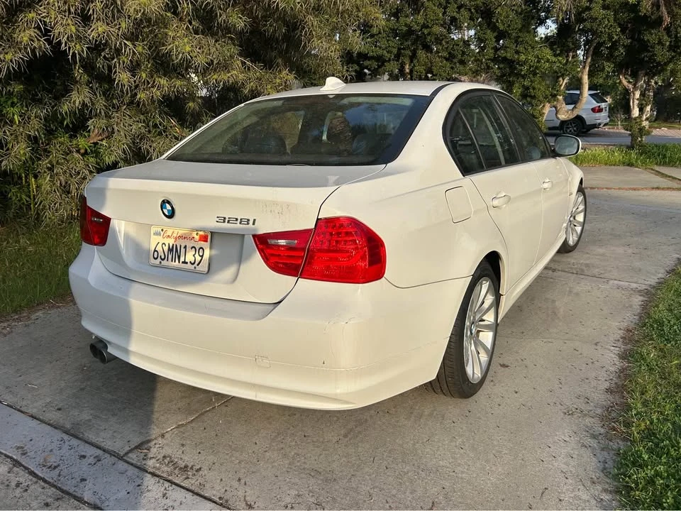 2011 BMW E90 3 Series Sedan - Image 7 of 11