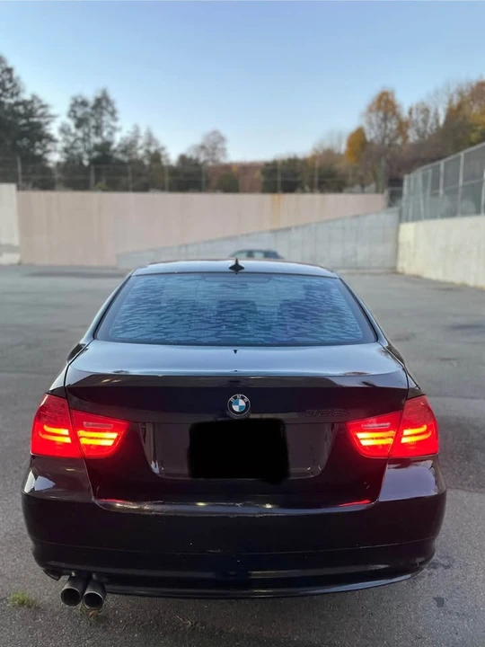 2011 BMW E90 3 Series Sedan - Image 5 of 11