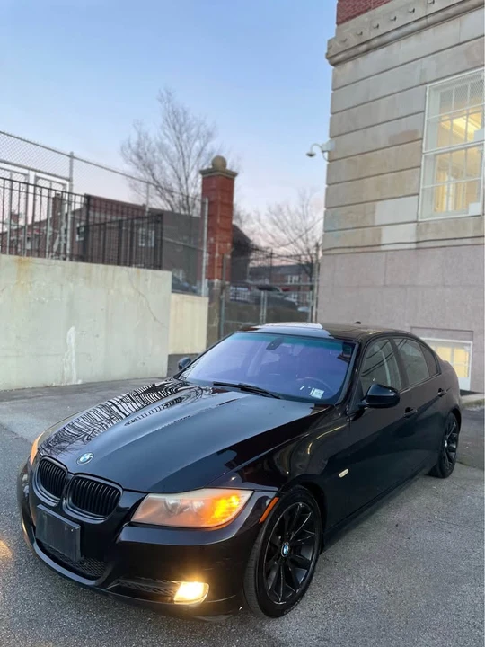 2011 BMW E90 3 Series Sedan - Image 8 of 11