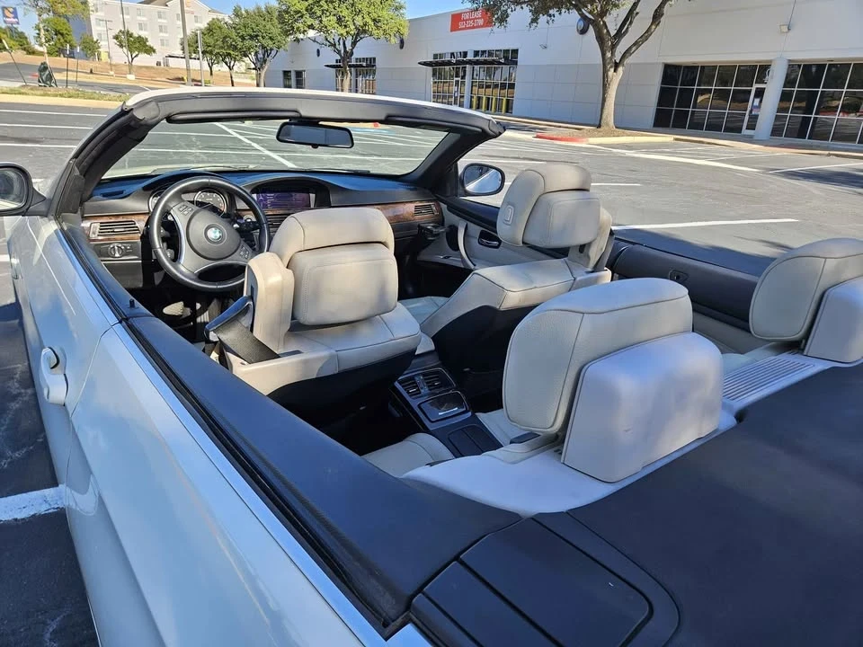 2011 BMW E93 3 Series Convertible - Image 9 of 12