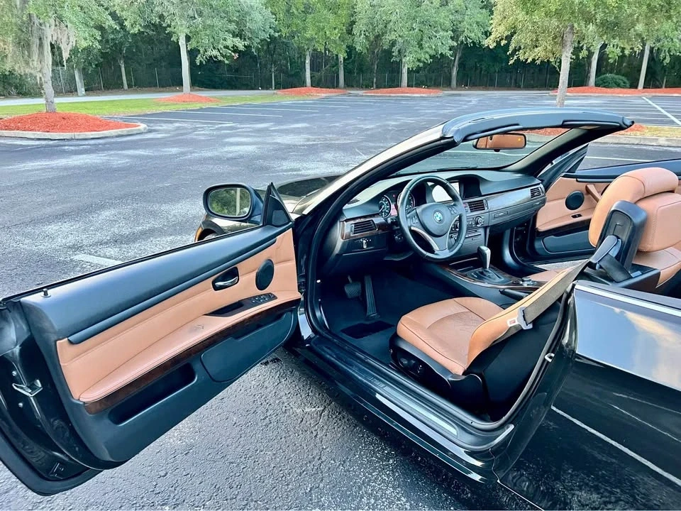 2011 BMW E93 3 Series Convertible - Image 11 of 17
