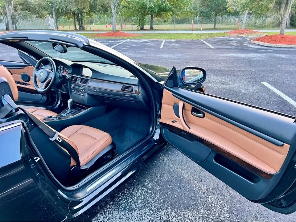 2011 BMW E93 3 Series Convertible - Image 14 of 17