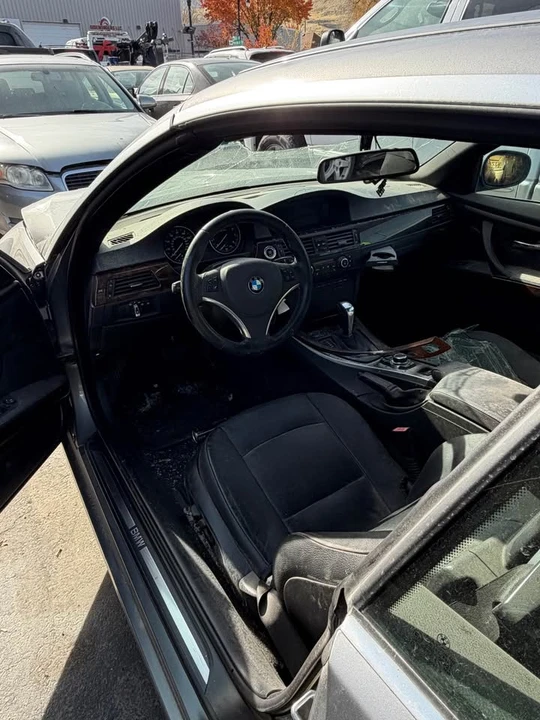 2011 BMW E93 3 Series Convertible - Image 5 of 6
