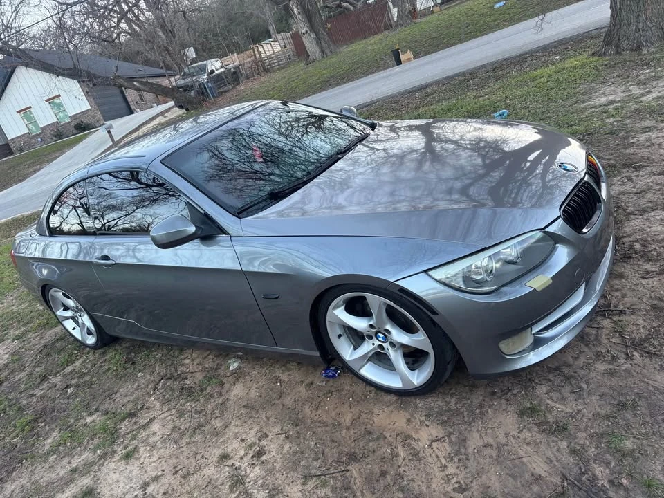 2011 BMW E93 3 Series Convertible - Image 2 of 3