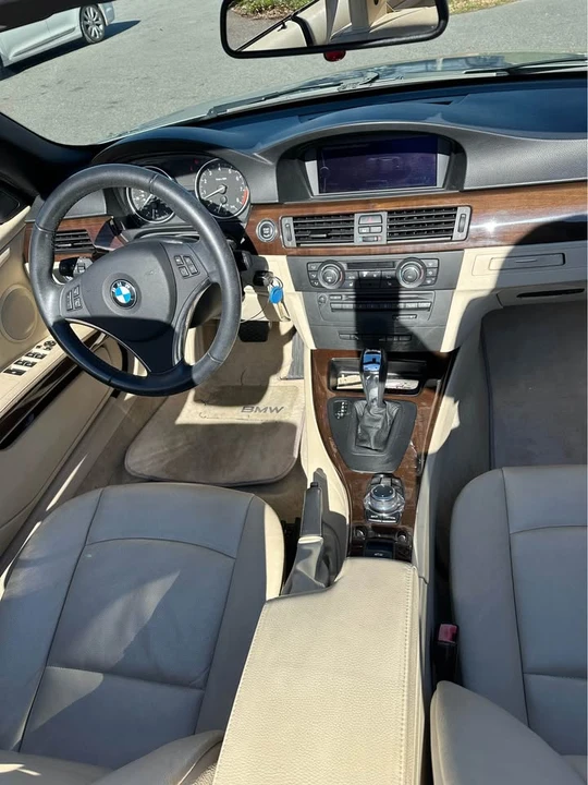 2011 BMW E93 3 Series Convertible - Image 11 of 16