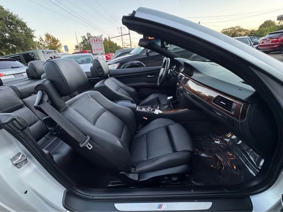 2011 BMW E93 3 Series Convertible - Image 11 of 18