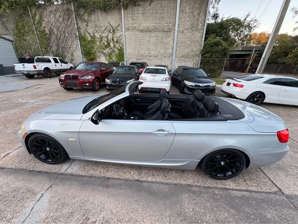 2011 BMW E93 3 Series Convertible - Image 9 of 18
