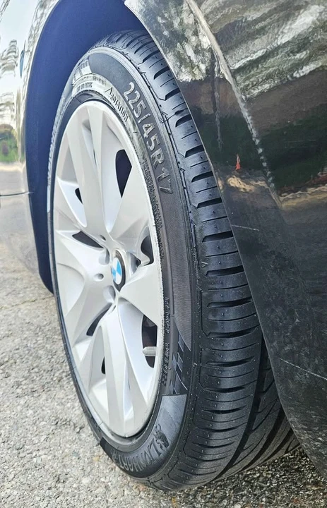 2011 BMW E93 3 Series Convertible - Image 8 of 18