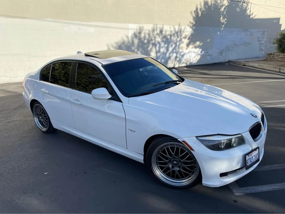 2011 BMW E90 3 Series Sedan - Image 3 of 16