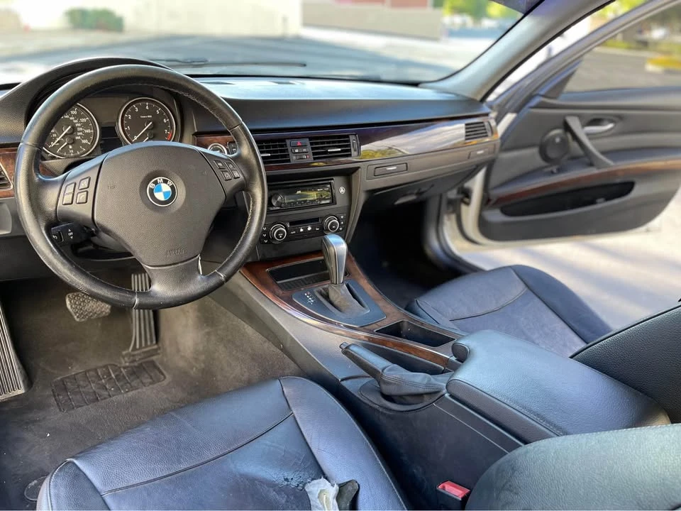 2011 BMW E90 3 Series Sedan - Image 10 of 16
