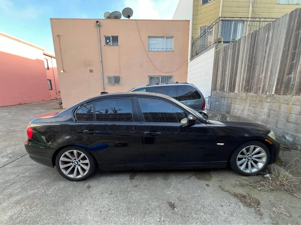 2011 BMW E90 3 Series Sedan - Image 3 of 9
