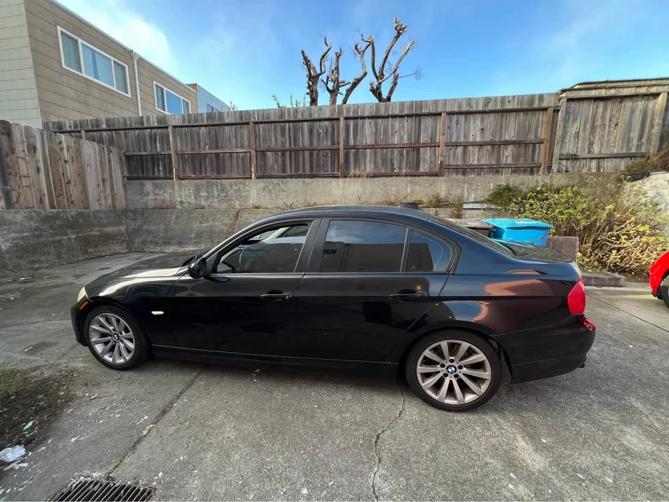 2011 BMW E90 3 Series Sedan - Image 2 of 9