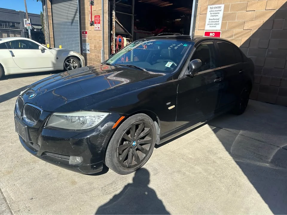 2011 BMW E90 3 Series Sedan - Image 4 of 11