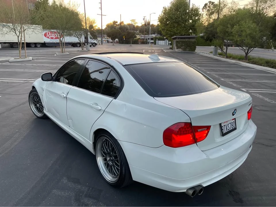 2011 BMW E90 3 Series Sedan - Image 16 of 16