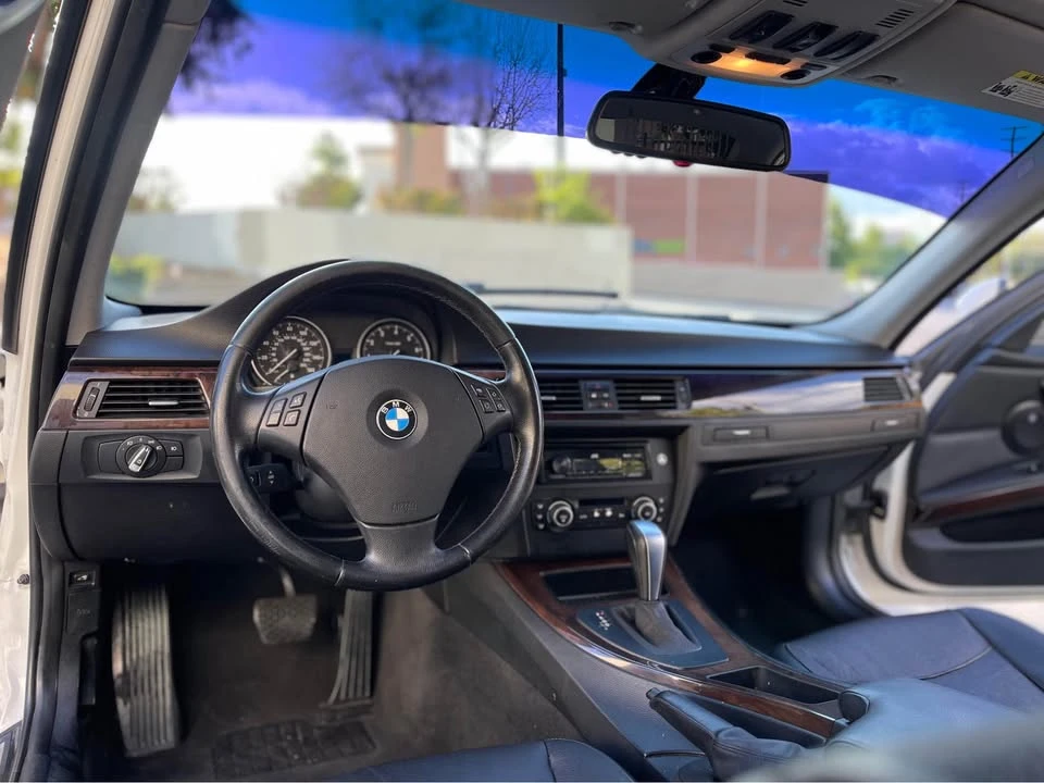 2011 BMW E90 3 Series Sedan - Image 11 of 16