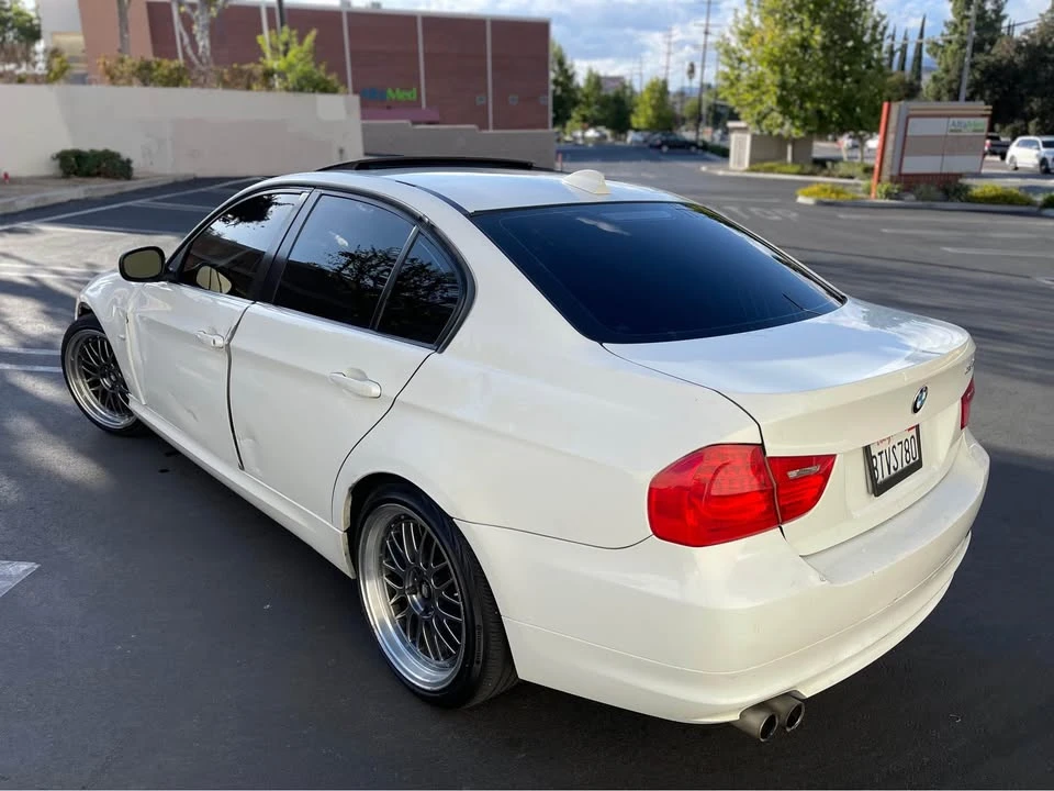2011 BMW E90 3 Series Sedan - Image 5 of 16