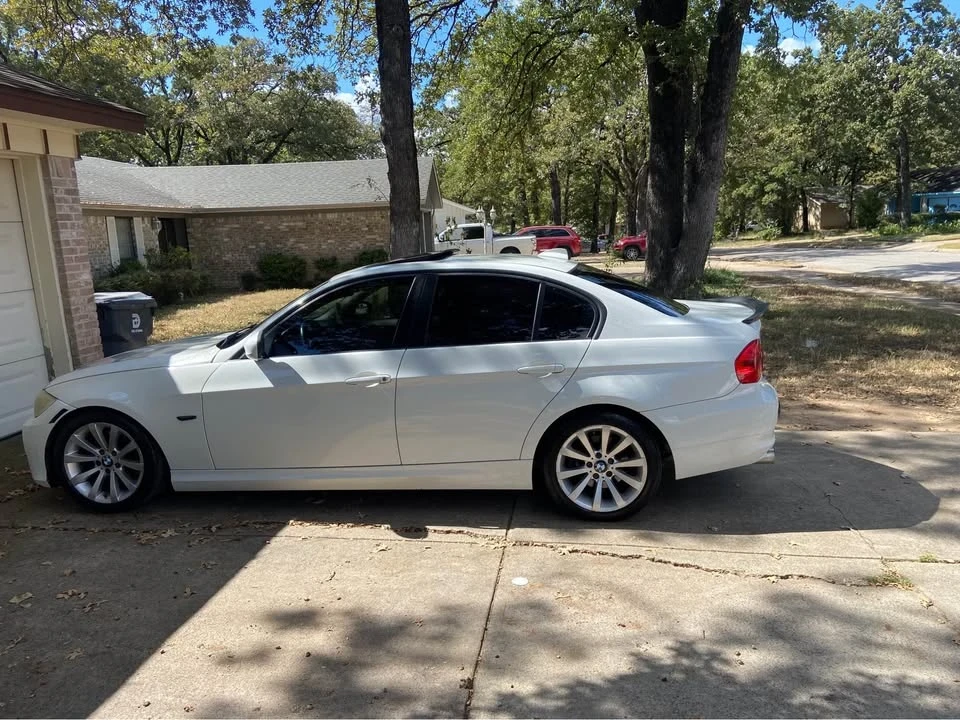 2011 BMW E90 3 Series Sedan - Image 3 of 8