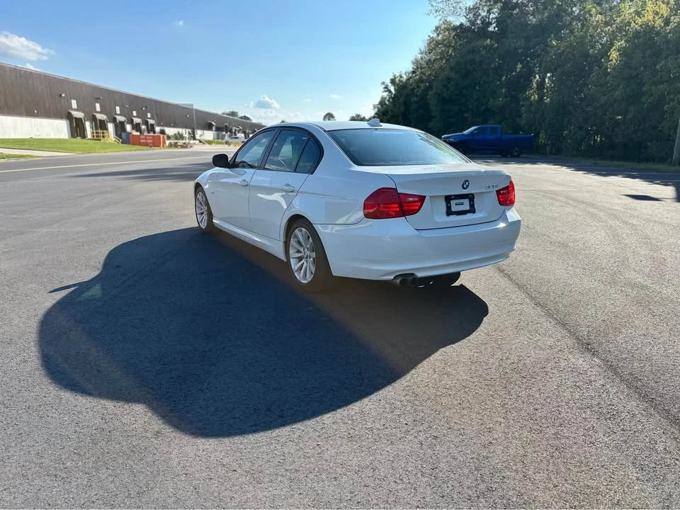 2011 BMW E90 3 Series Sedan - Image 7 of 17