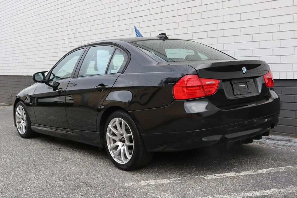 2011 BMW E90 3 Series Sedan - Image 4 of 19