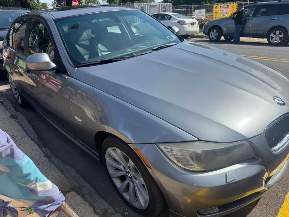 2011 BMW E90 3 Series Sedan - Image 2 of 6