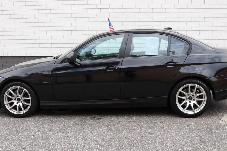 2011 BMW E90 3 Series Sedan - Image 3 of 19