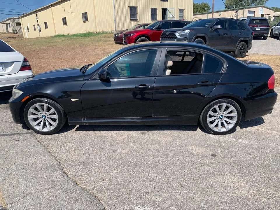 2011 BMW E90 3 Series Sedan - Image 2 of 5