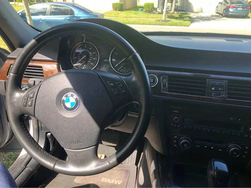 2011 BMW E90 3 Series Sedan - Image 7 of 11