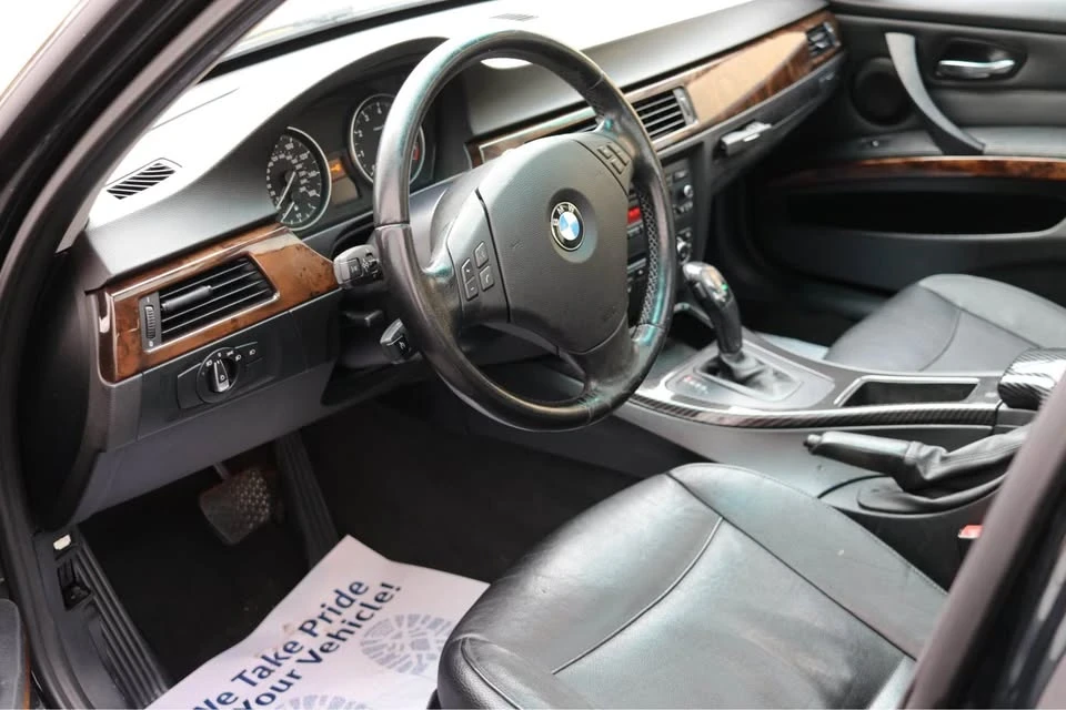 2011 BMW E90 3 Series Sedan - Image 14 of 19
