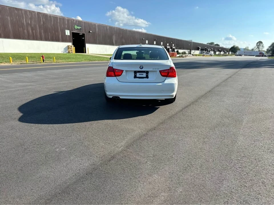 2011 BMW E90 3 Series Sedan - Image 8 of 17